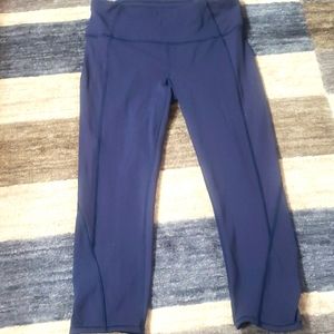 Lululemon capri. *06